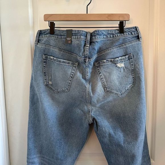 NWT Torrid Mom Straight Vintage Distressed Jean - Picture 9 of 12